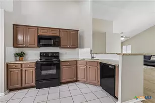 305 Hornbean Ln, Cibolo, TX 78108 - Photo 6