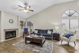 305 Hornbean Ln, Cibolo, TX 78108 - Photo 4