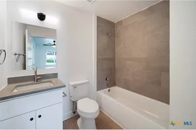 414 Orange Avenue, New Braunfels, TX 78130 - Photo 28