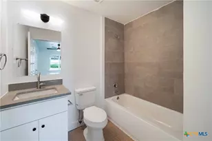 414 Orange Ave, New Braunfels, TX 78130 - Photo 28