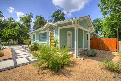 225 S Live Oak Avenue, New Braunfels, TX 78130 - Photo 46