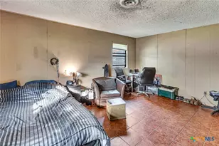 101 N Crescent Dr, Victoria, TX 77901 - Photo 12