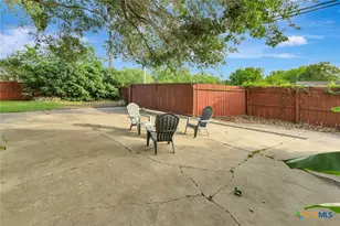 101 N Crescent Dr, Victoria, TX 77901 - Photo 34