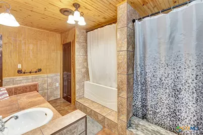 101 N Crescent Drive, Victoria, TX 77901 - Photo 6