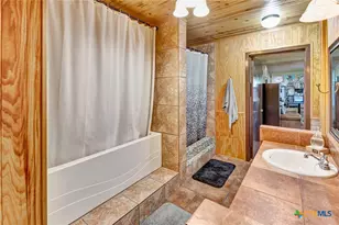 101 N Crescent Dr, Victoria, TX 77901 - Photo 8