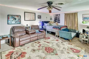 101 N Crescent Dr, Victoria, TX 77901 - Photo 28