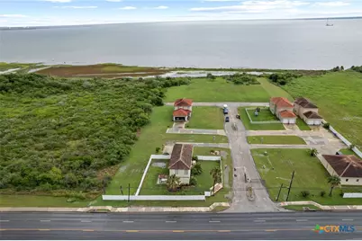 4 Lavaca Bay Place, Port Lavaca, TX 77979 - Photo 2