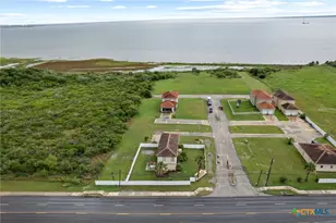 4 Lavaca Bay Pl, Port Lavaca, TX 77979 - Photo 2
