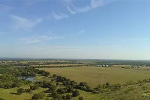 682 W Somers Ln, Axtell, TX 76624 - Photo 4