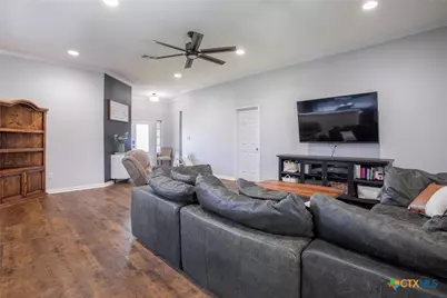 113 Zephyr Drive, Victoria, TX 77904 - Photo 6