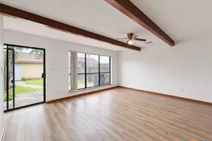104 Maplewood Dr, Victoria, TX 77901 - Photo 10