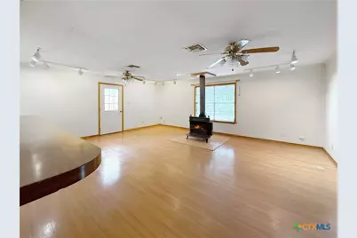 204 E Austin Street, Port Lavaca, TX 77979 - Photo 6