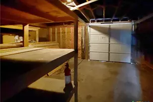 204 E Austin St, Port Lavaca, TX 77979 - Photo 14