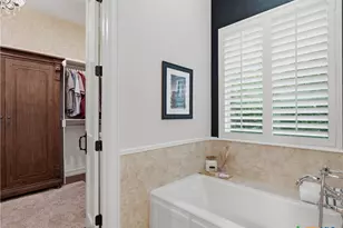 173 Falling Hls, New Braunfels, TX 78132 - Photo 18