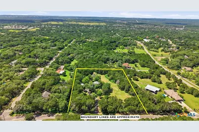 220 Lark Lane, New Braunfels, TX 78132 - Photo 2