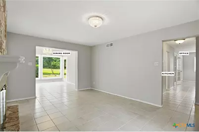 220 Lark Lane, New Braunfels, TX 78132 - Photo 4