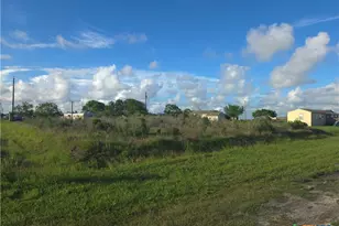 000 Lincoln, Port Lavaca, TX 77979 - Photo 1