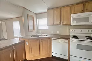 208 Picasso Dr, San Marcos, TX 78666 - Photo 18