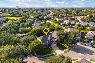 518 Bandera Cir, New Braunfels, TX 78130 - Photo 4