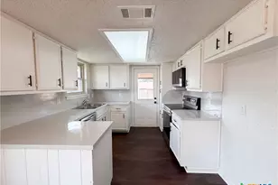 2012 Stardust St, Killeen, TX 76543 - Photo 2