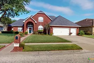 205 Willow Way, Victoria, TX 77904 - Photo 2