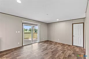 305 S 6th St, Buckholts, TX 76518 - Photo 4