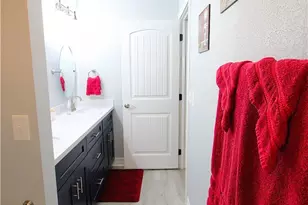805 W 7th Ave, Belton, TX 76513 - Photo 8