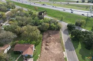 921 S Main St, Belton, TX 76513 - Photo 1