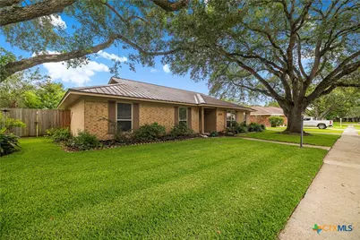208 Berkshire Lane, Victoria, TX 77904 - Photo 2