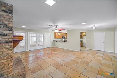 208 Berkshire Lane, Victoria, TX 77904 - Photo 8