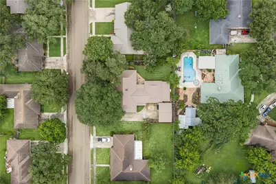 208 Berkshire Lane, Victoria, TX 77904 - Photo 30