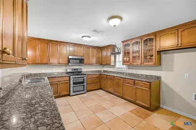 208 Berkshire Lane, Victoria, TX 77904 - Photo 12