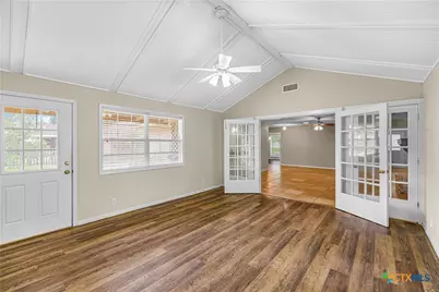 208 Berkshire Lane, Victoria, TX 77904 - Photo 16