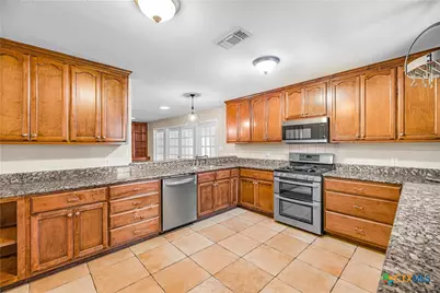 208 Berkshire Lane, Victoria, TX 77904 - Photo 14