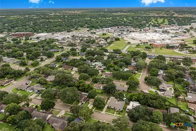 208 Berkshire Lane, Victoria, TX 77904 - Photo 32