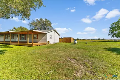 725 County Road 428, Lolita, TX 77971 - Photo 6