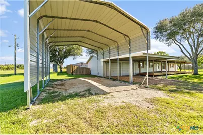 725 County Road 428, Lolita, TX 77971 - Photo 28