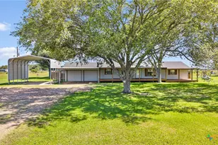 725 Co Rd 428, Lolita, TX 77971 - Photo 2