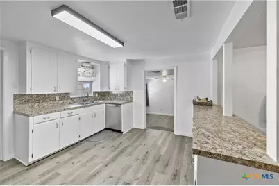 725 County Road 428, Lolita, TX 77971 - Photo 10