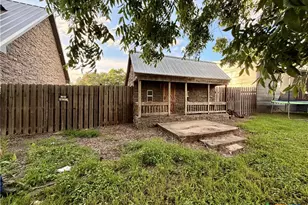 2011 Zint St, Gonzales, TX 78629 - Photo 36