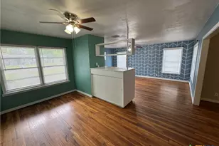 1701 E Mimosa Ave, Victoria, TX 77901 - Photo 8