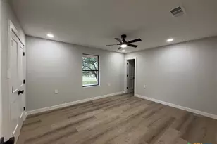 1378 County Rd 1045, Lampasas, TX 76550 - Photo 18
