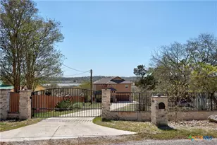 1748 Lakeshore Dr, Canyon Lake, TX 78133 - Photo 2