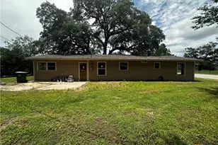 1434 St Andrew St, Gonzales, TX 78629 - Photo 2
