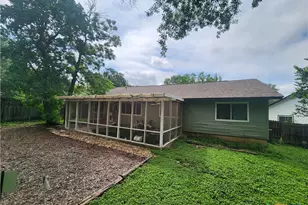 5222 Pine Pl, Austin, TX 78744 - Photo 12