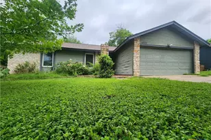 5222 Pine Pl, Austin, TX 78744 - Photo 2