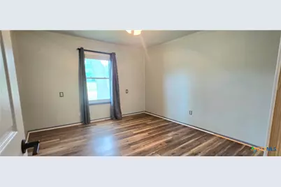 110 Live Oak Street, Gonzales, TX 78629 - Photo 30