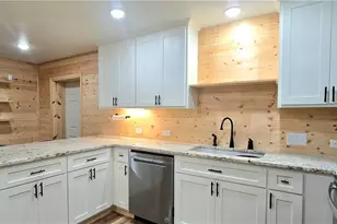 110 Live Oak St, Gonzales, TX 78629 - Photo 22