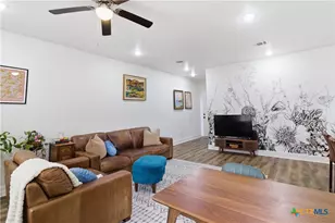 1960 Royal Loop, Belton, TX 76513 - Photo 2