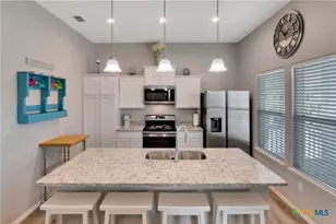 139 Paradise Dr, Rockport, TX 78328 - Photo 6